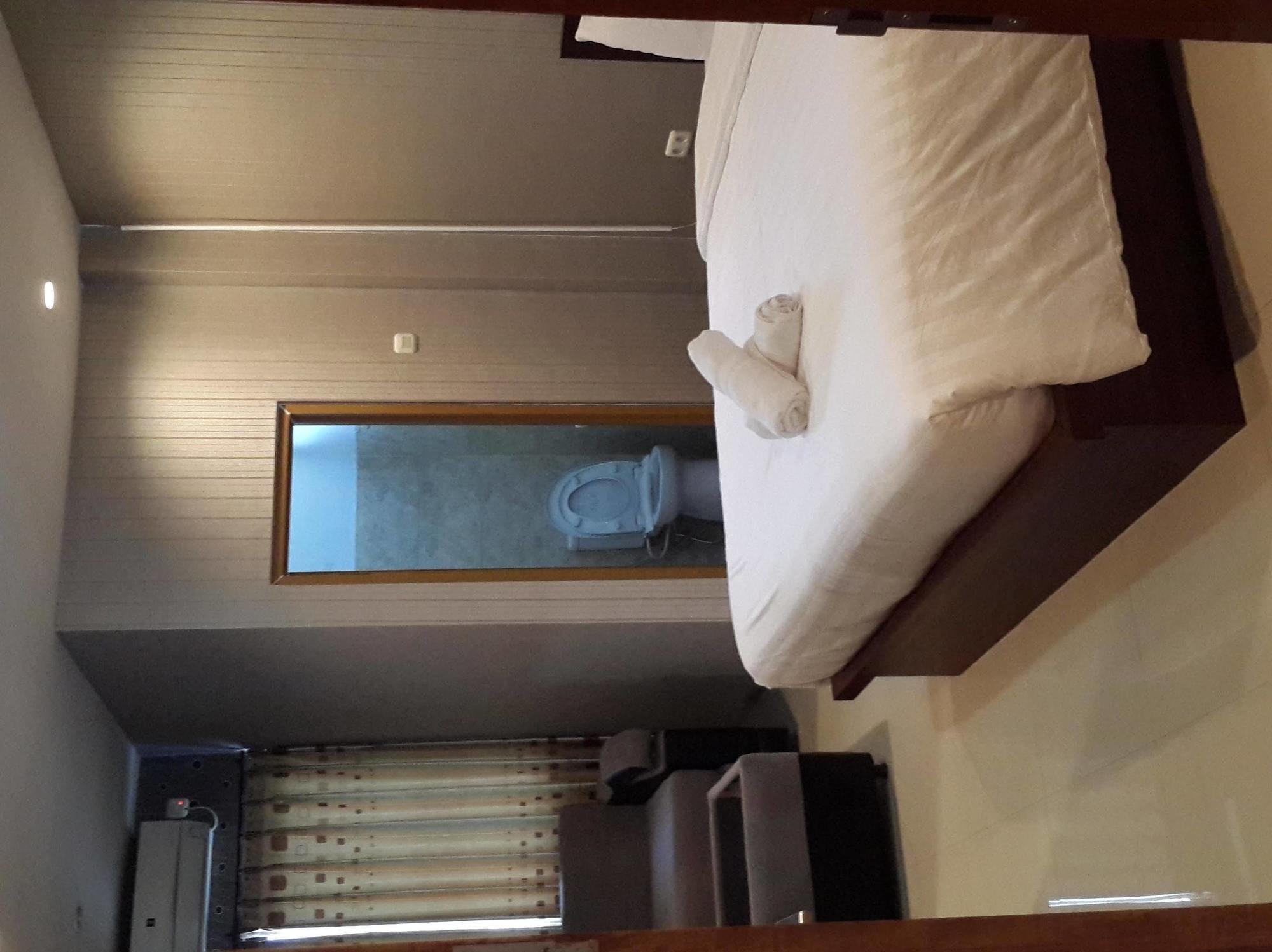 Reddoorz Plus @ Paal 2 Manado Luaran gambar